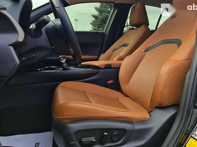 Лексус UX, объемом двигателя 2 л и пробегом 18 тыс. км за 35990 $, фото 8 на Automoto.ua