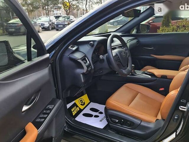 Лексус UX, объемом двигателя 2 л и пробегом 18 тыс. км за 35990 $, фото 7 на Automoto.ua