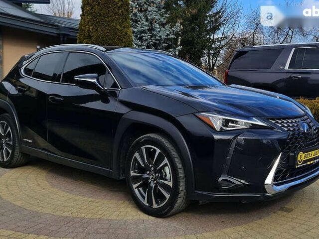 Лексус UX, объемом двигателя 2 л и пробегом 18 тыс. км за 35990 $, фото 1 на Automoto.ua