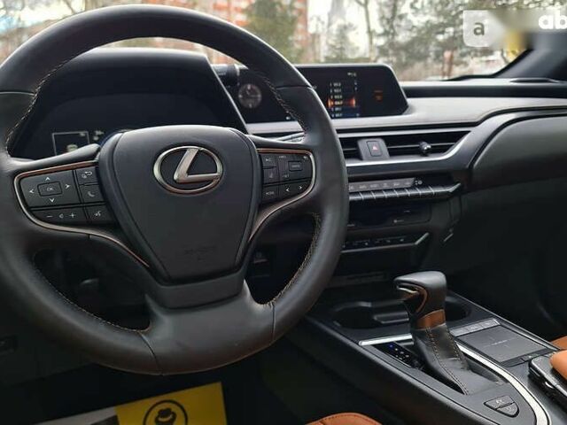 Лексус UX, объемом двигателя 2 л и пробегом 18 тыс. км за 35990 $, фото 15 на Automoto.ua