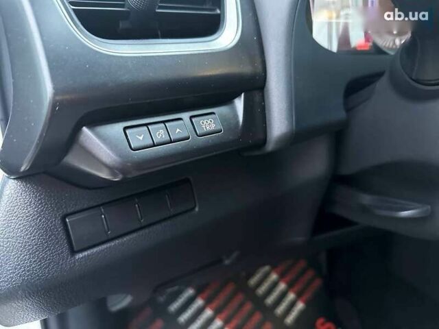 Лексус UX, объемом двигателя 4.25 л и пробегом 59 тыс. км за 27500 $, фото 23 на Automoto.ua