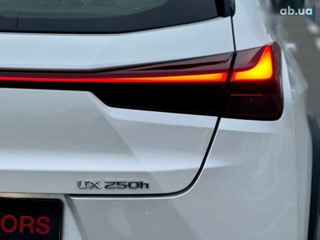 Лексус UX, объемом двигателя 4.25 л и пробегом 59 тыс. км за 27500 $, фото 14 на Automoto.ua