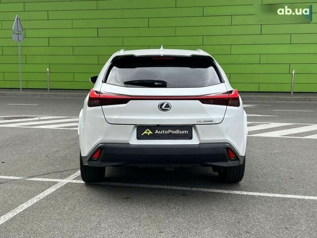 Лексус UX, объемом двигателя 4.25 л и пробегом 20 тыс. км за 31900 $, фото 9 на Automoto.ua