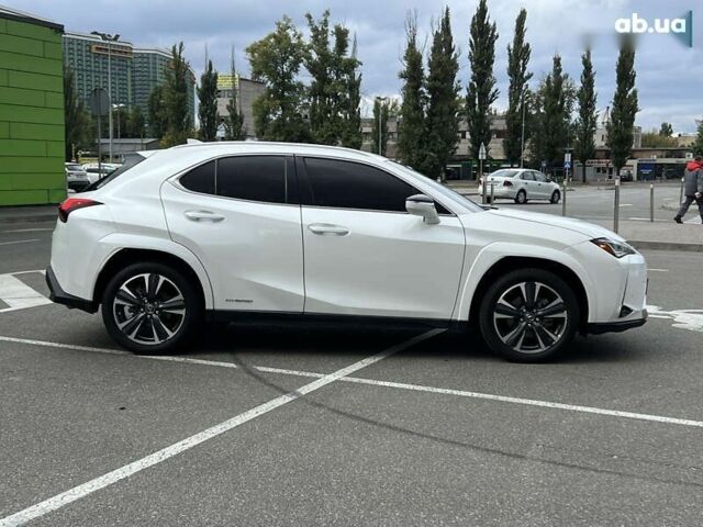 Лексус UX, объемом двигателя 4.25 л и пробегом 20 тыс. км за 31900 $, фото 8 на Automoto.ua