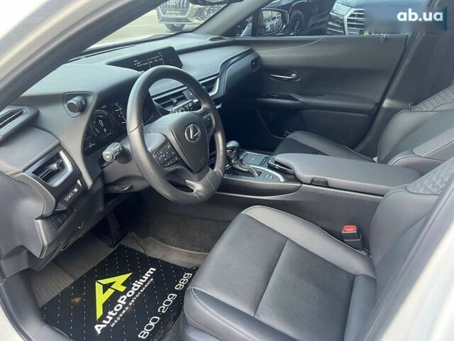 Лексус UX, объемом двигателя 4.25 л и пробегом 20 тыс. км за 31900 $, фото 16 на Automoto.ua