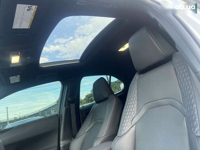 Лексус UX, объемом двигателя 4.25 л и пробегом 20 тыс. км за 31900 $, фото 20 на Automoto.ua