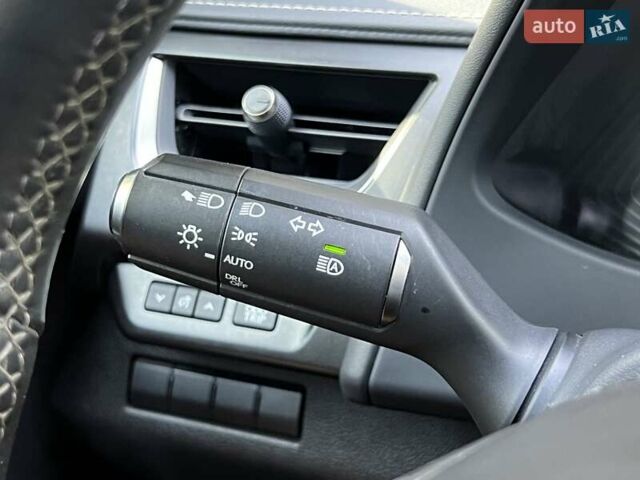 Лексус UX, объемом двигателя 2 л и пробегом 61 тыс. км за 24999 $, фото 15 на Automoto.ua