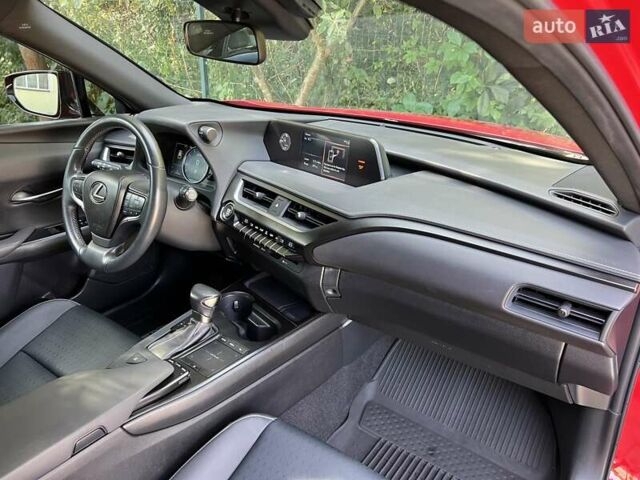 Лексус UX, объемом двигателя 2 л и пробегом 61 тыс. км за 24999 $, фото 26 на Automoto.ua