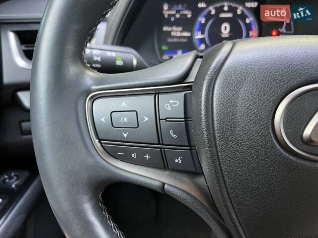 Лексус UX, объемом двигателя 2 л и пробегом 61 тыс. км за 24999 $, фото 13 на Automoto.ua