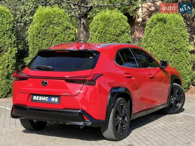 Лексус UX, объемом двигателя 2 л и пробегом 61 тыс. км за 24999 $, фото 4 на Automoto.ua