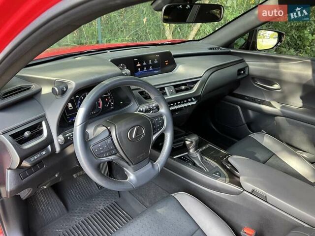 Лексус UX, объемом двигателя 2 л и пробегом 61 тыс. км за 24999 $, фото 11 на Automoto.ua