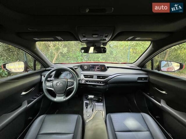 Лексус UX, объемом двигателя 2 л и пробегом 61 тыс. км за 24999 $, фото 7 на Automoto.ua