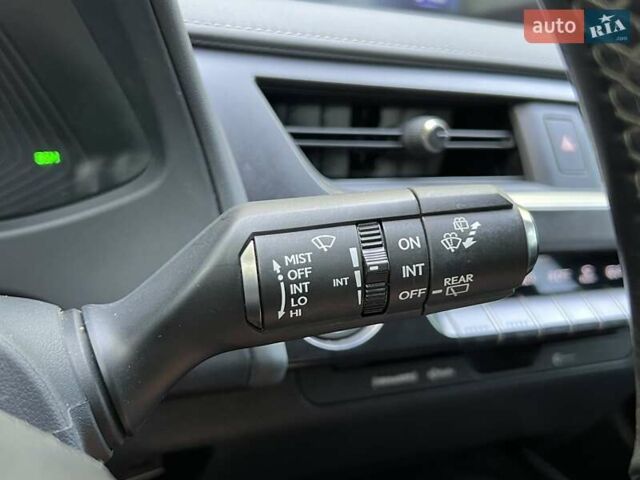 Лексус UX, объемом двигателя 2 л и пробегом 61 тыс. км за 24999 $, фото 16 на Automoto.ua