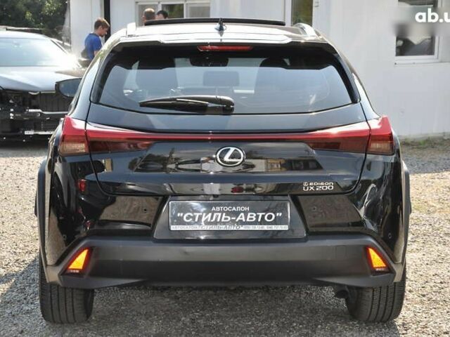 Лексус UX, объемом двигателя 2 л и пробегом 43 тыс. км за 27700 $, фото 9 на Automoto.ua