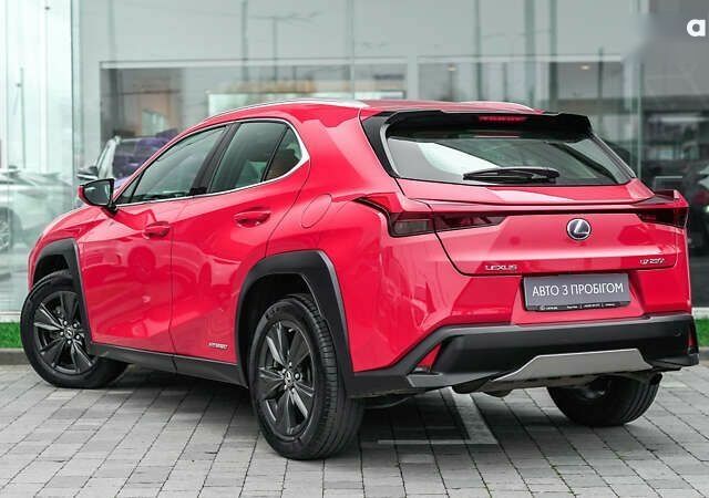 Лексус UX, объемом двигателя 0 л и пробегом 101 тыс. км за 29563 $, фото 1 на Automoto.ua