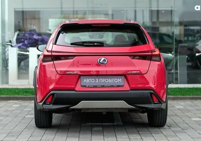 Лексус UX, объемом двигателя 0 л и пробегом 101 тыс. км за 29563 $, фото 3 на Automoto.ua