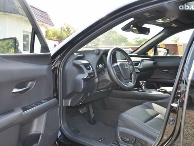 Лексус UX, объемом двигателя 2 л и пробегом 43 тыс. км за 27700 $, фото 15 на Automoto.ua