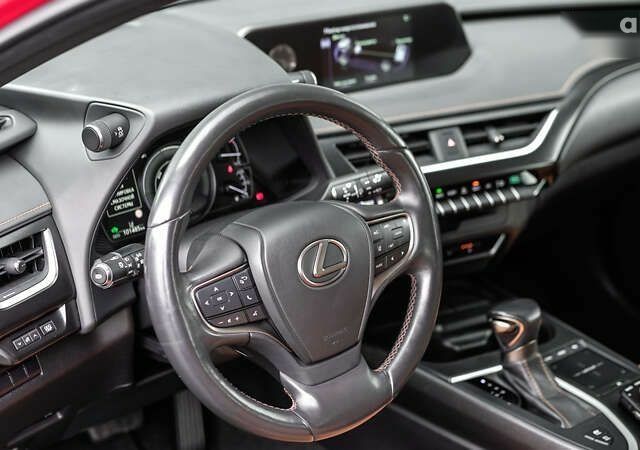 Лексус UX, объемом двигателя 0 л и пробегом 101 тыс. км за 29563 $, фото 17 на Automoto.ua