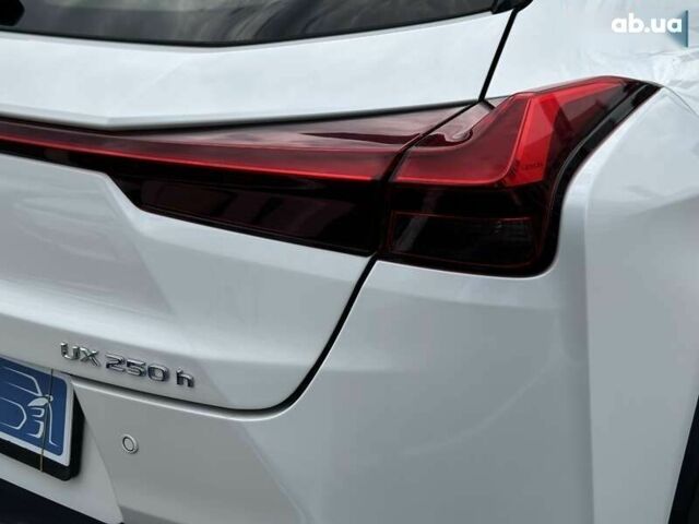 Лексус UX, об'ємом двигуна 0 л та пробігом 63 тис. км за 28590 $, фото 16 на Automoto.ua
