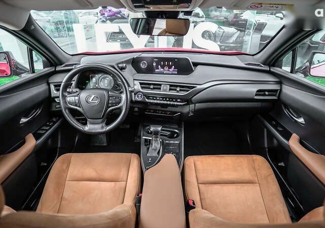 Лексус UX, объемом двигателя 0 л и пробегом 101 тыс. км за 29563 $, фото 7 на Automoto.ua