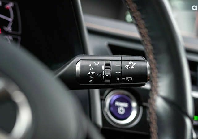 Лексус UX, объемом двигателя 0 л и пробегом 101 тыс. км за 29563 $, фото 22 на Automoto.ua