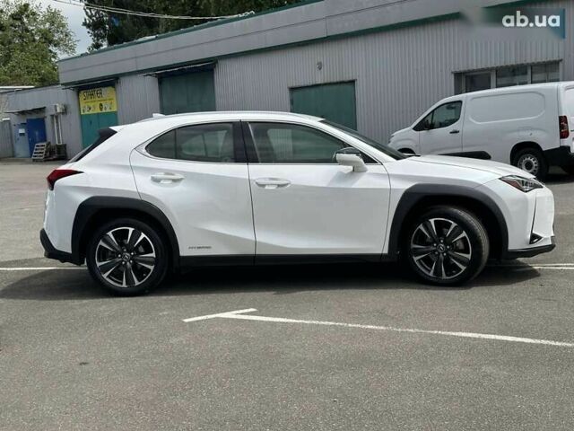 Лексус UX, об'ємом двигуна 0 л та пробігом 63 тис. км за 28590 $, фото 3 на Automoto.ua