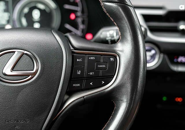 Лексус UX, объемом двигателя 0 л и пробегом 101 тыс. км за 29563 $, фото 20 на Automoto.ua