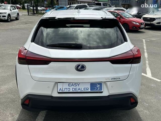 Лексус UX, об'ємом двигуна 0 л та пробігом 63 тис. км за 28590 $, фото 4 на Automoto.ua