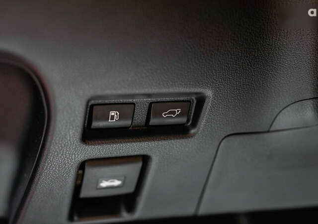 Лексус UX, объемом двигателя 0 л и пробегом 101 тыс. км за 29563 $, фото 16 на Automoto.ua