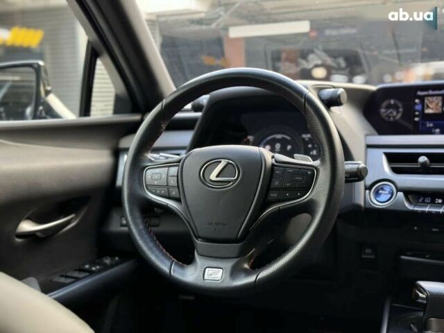 Лексус UX, объемом двигателя 0 л и пробегом 93 тыс. км за 33500 $, фото 17 на Automoto.ua