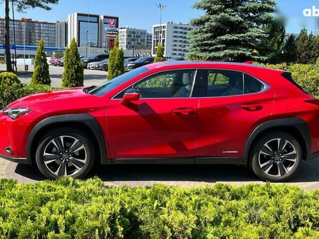 Лексус UX, объемом двигателя 0 л и пробегом 73 тыс. км за 28800 $, фото 3 на Automoto.ua