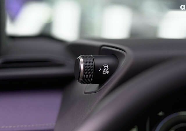 Лексус UX, объемом двигателя 0 л и пробегом 60 тыс. км за 35505 $, фото 20 на Automoto.ua