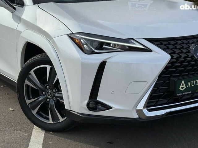 Лексус UX, объемом двигателя 0 л и пробегом 22 тыс. км за 29400 $, фото 5 на Automoto.ua