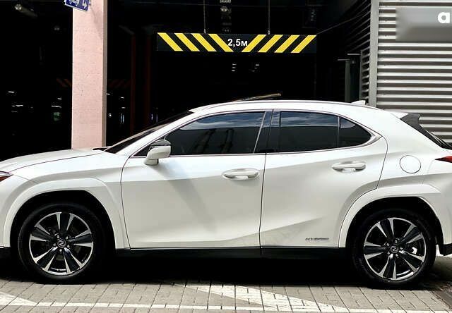 Лексус UX, об'ємом двигуна 0 л та пробігом 22 тис. км за 30500 $, фото 9 на Automoto.ua
