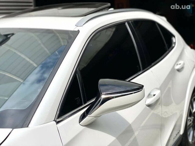 Лексус UX, об'ємом двигуна 0 л та пробігом 22 тис. км за 30500 $, фото 16 на Automoto.ua