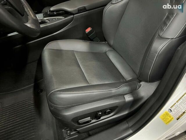 Лексус UX, объемом двигателя 0 л и пробегом 22 тыс. км за 29400 $, фото 22 на Automoto.ua