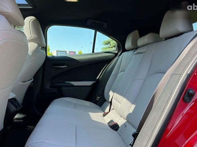 Лексус UX, объемом двигателя 0 л и пробегом 73 тыс. км за 28800 $, фото 11 на Automoto.ua