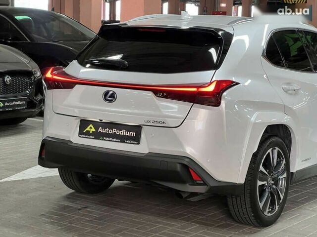 Лексус UX, объемом двигателя 0 л и пробегом 21 тыс. км за 30800 $, фото 10 на Automoto.ua