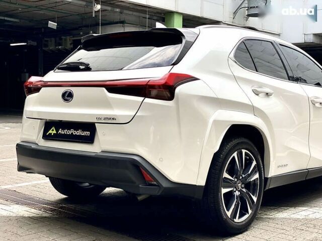 Лексус UX, об'ємом двигуна 0 л та пробігом 22 тис. км за 30500 $, фото 26 на Automoto.ua