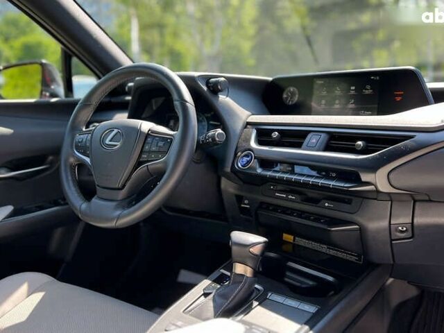 Лексус UX, объемом двигателя 0 л и пробегом 73 тыс. км за 28800 $, фото 9 на Automoto.ua