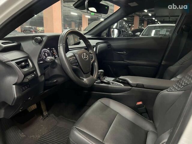 Лексус UX, объемом двигателя 0 л и пробегом 21 тыс. км за 30800 $, фото 14 на Automoto.ua