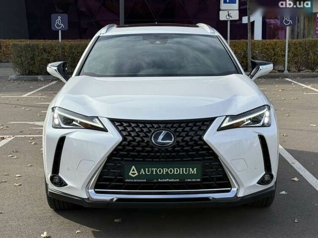 Лексус UX, объемом двигателя 0 л и пробегом 22 тыс. км за 29400 $, фото 6 на Automoto.ua