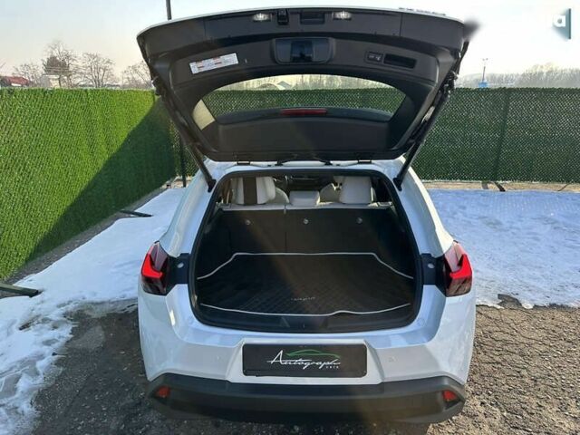 Лексус UX, объемом двигателя 0 л и пробегом 13 тыс. км за 34500 $, фото 7 на Automoto.ua