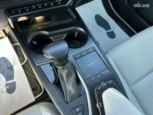 Лексус UX, объемом двигателя 0 л и пробегом 13 тыс. км за 34500 $, фото 23 на Automoto.ua