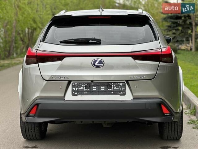 Лексус UX, объемом двигателя 2 л и пробегом 39 тыс. км за 35500 $, фото 4 на Automoto.ua
