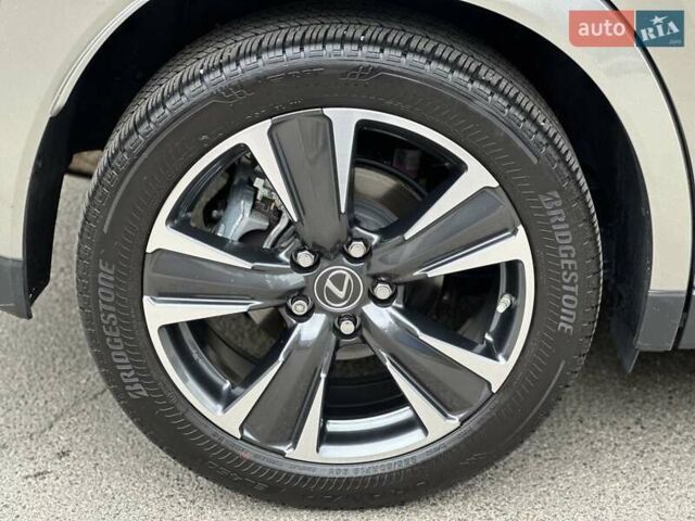 Лексус UX, объемом двигателя 2 л и пробегом 39 тыс. км за 35500 $, фото 23 на Automoto.ua
