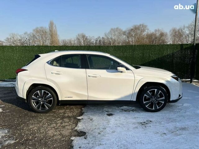 Лексус UX, объемом двигателя 0 л и пробегом 13 тыс. км за 34500 $, фото 5 на Automoto.ua
