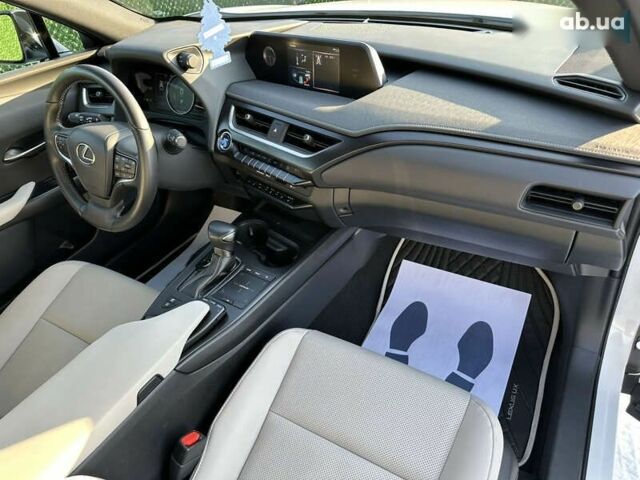 Лексус UX, объемом двигателя 0 л и пробегом 13 тыс. км за 34500 $, фото 11 на Automoto.ua