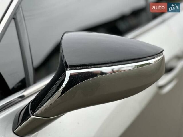 Лексус UX, объемом двигателя 2 л и пробегом 39 тыс. км за 35500 $, фото 11 на Automoto.ua