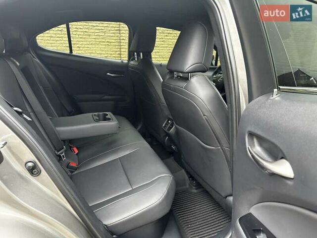 Лексус UX, объемом двигателя 2 л и пробегом 39 тыс. км за 35500 $, фото 25 на Automoto.ua